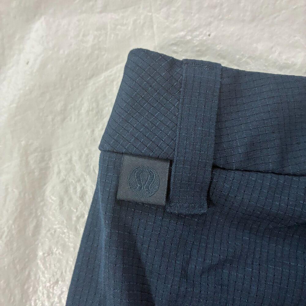 Lululemon ABC Classic Fit Woven Air Shorts 36x7 Blue Chino Golf Performance - Picture 3 of 6